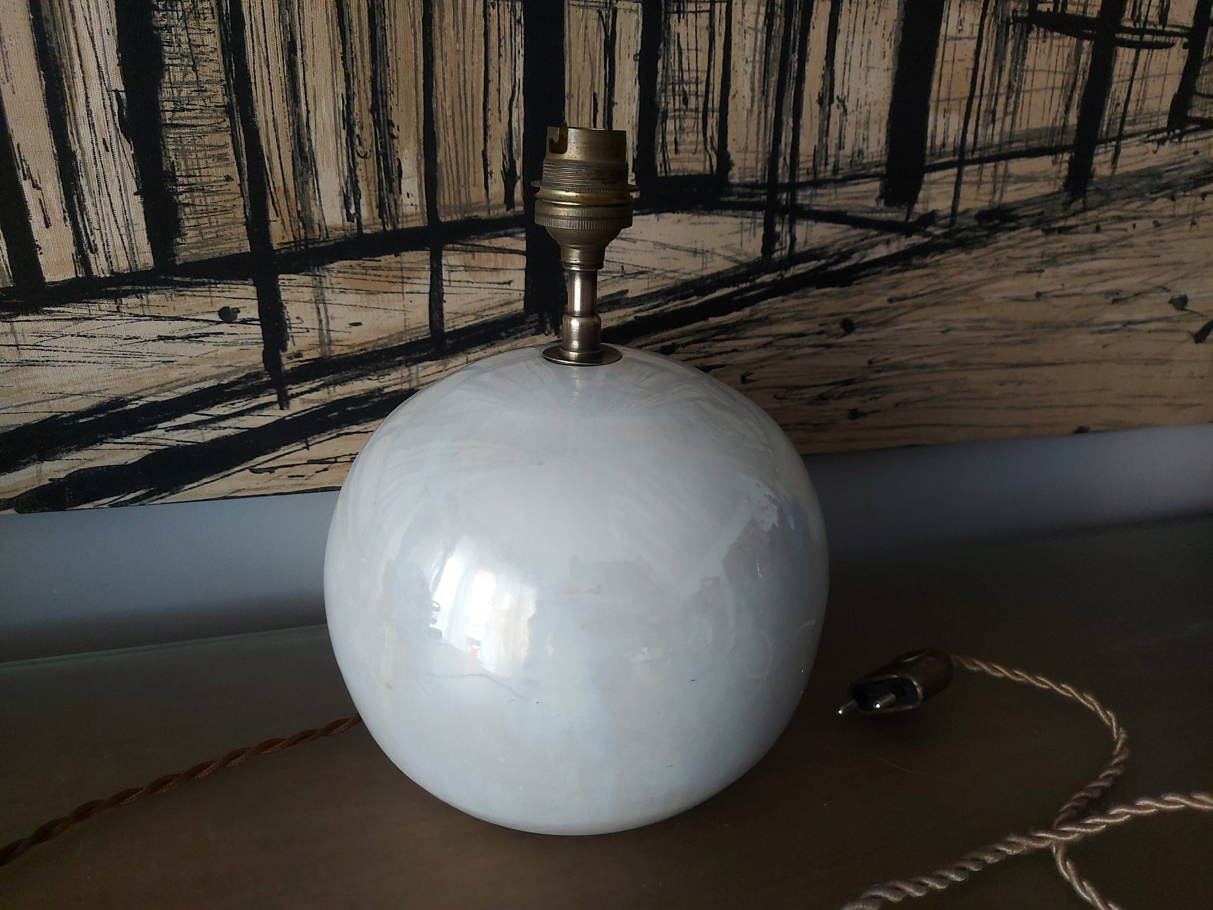 Ceramic lamp foot, iridescent white