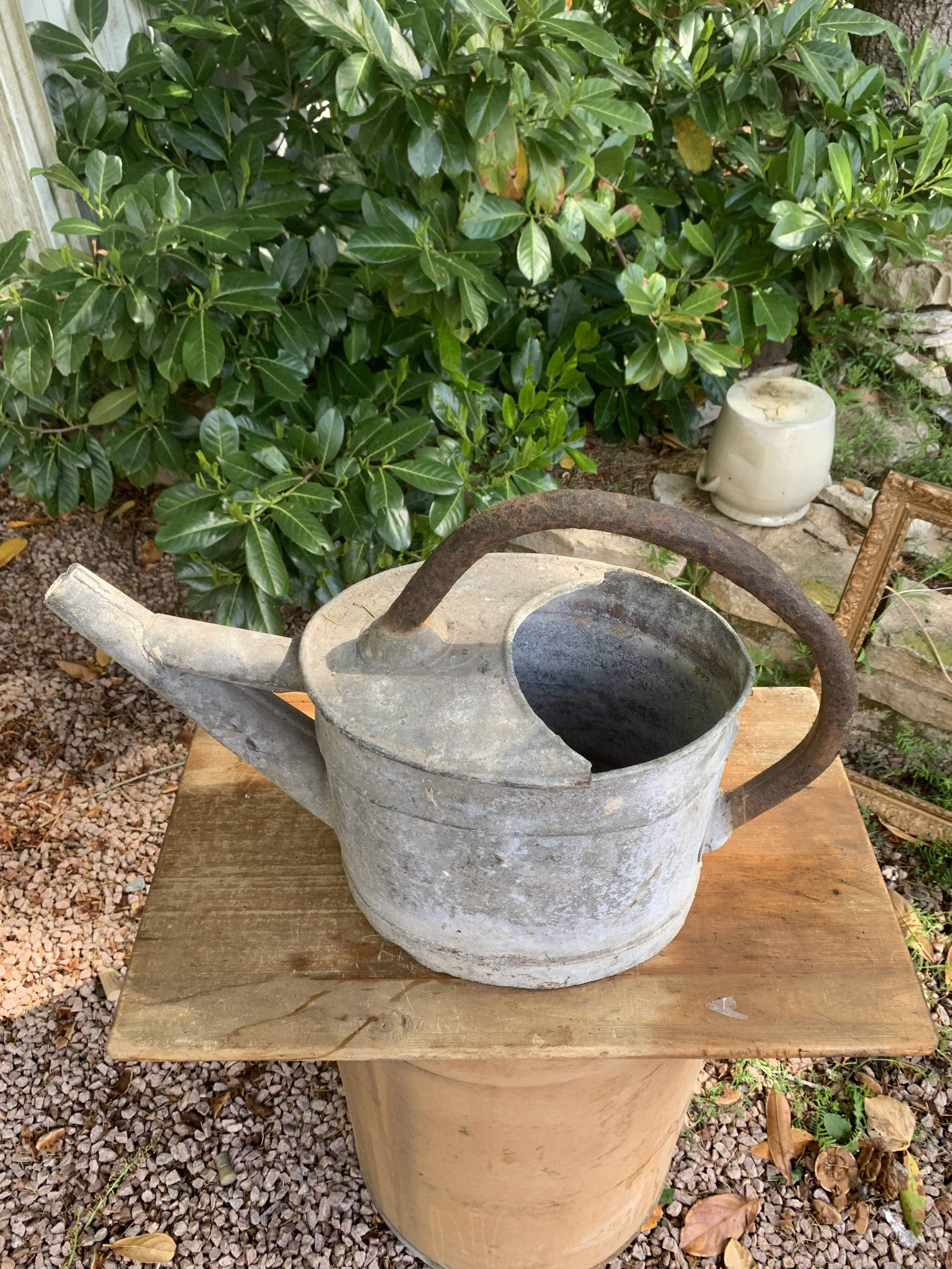 Zinc watering can