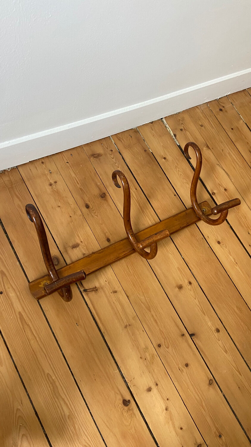 Thonet curved wood wall coat rack with 3 hooks, late 19th century