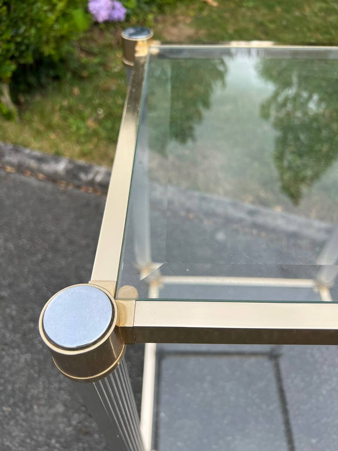 Vintage pedestal table or end table, 70s