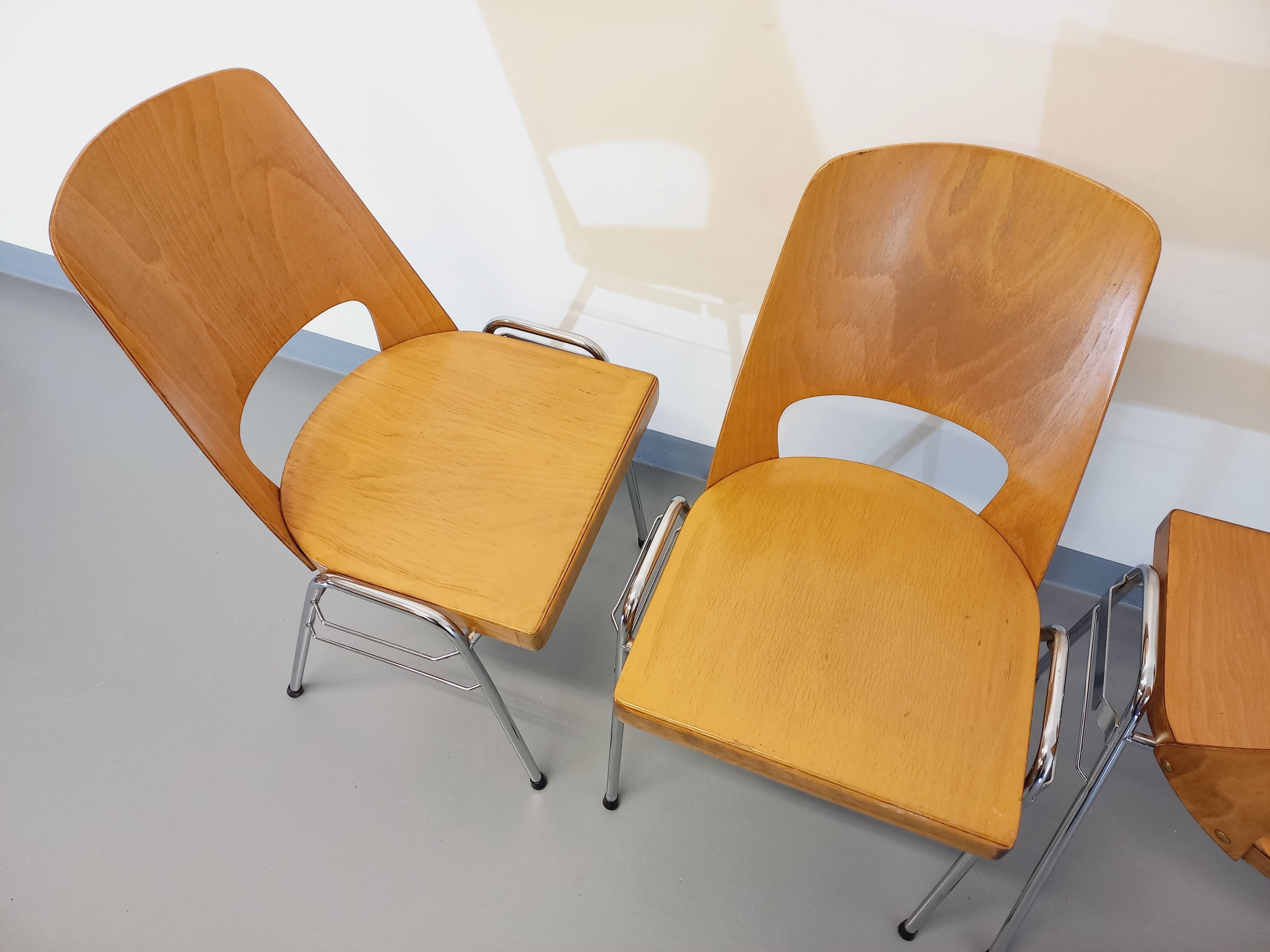 4 vintage stackable chairs model barrel Manhattan brand Baumann brand 70s