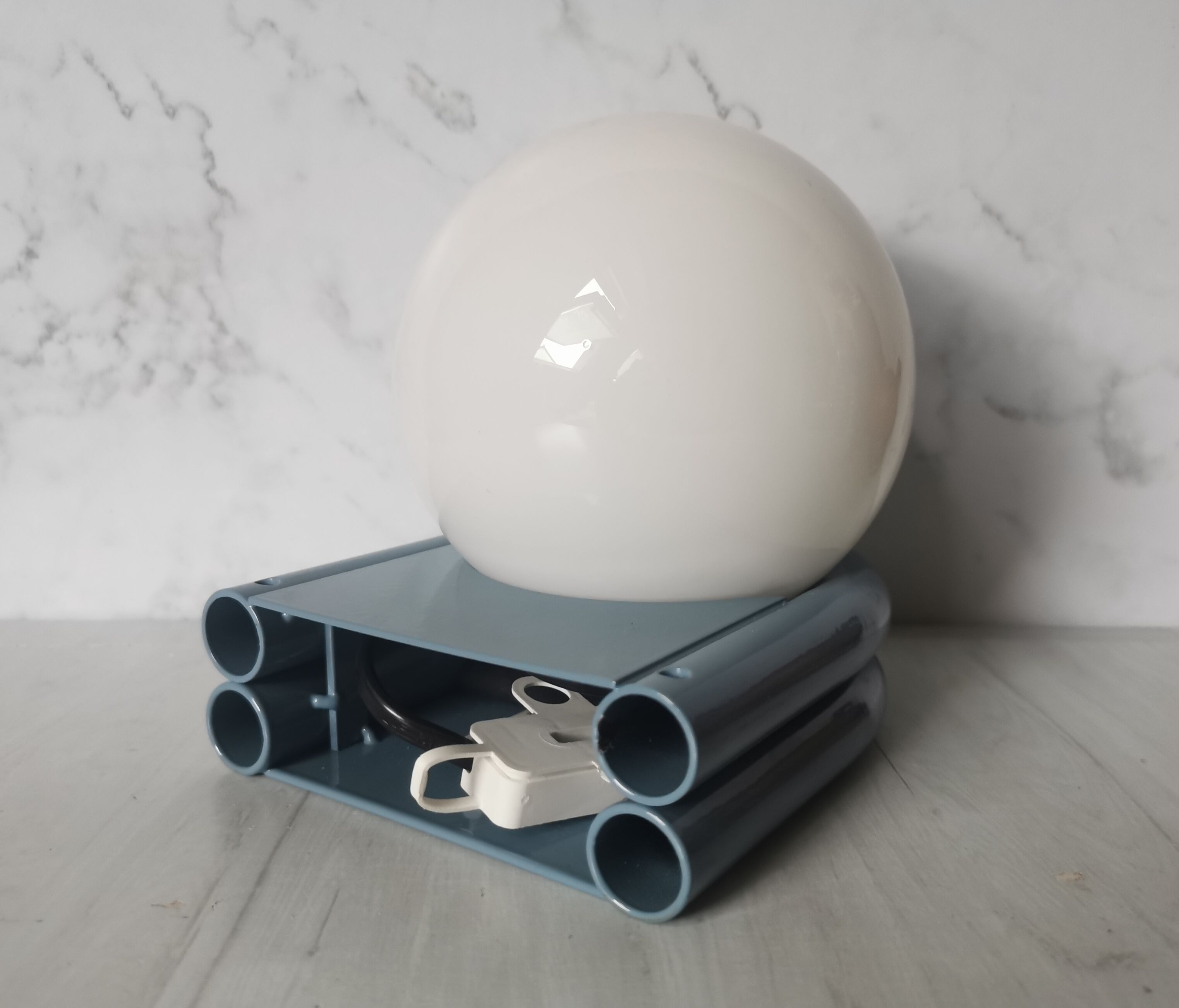 Vintage metal and opaline wall lamp