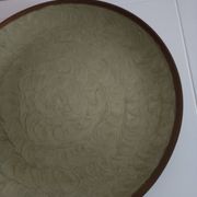 Plat cloisonné et laiton