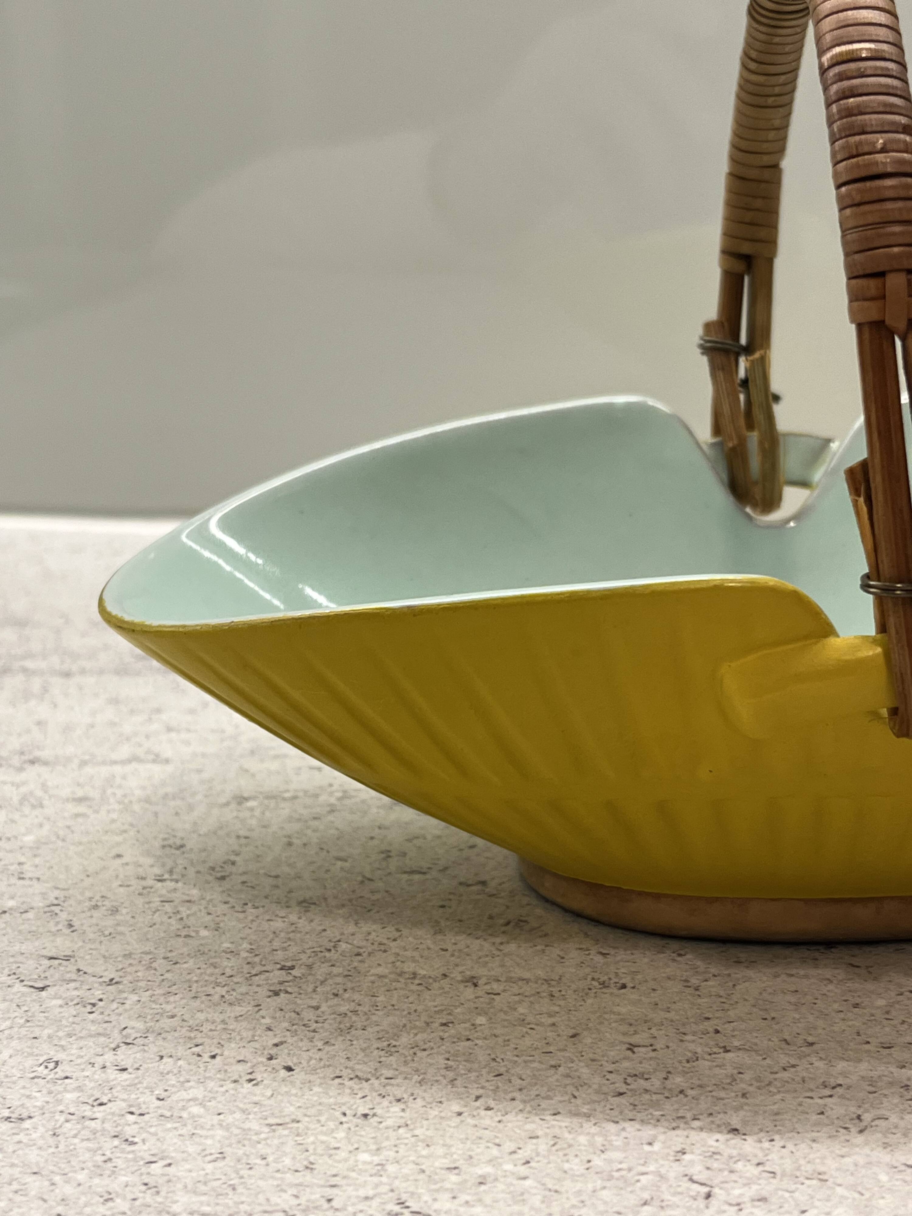 Ceramic appetizer basket