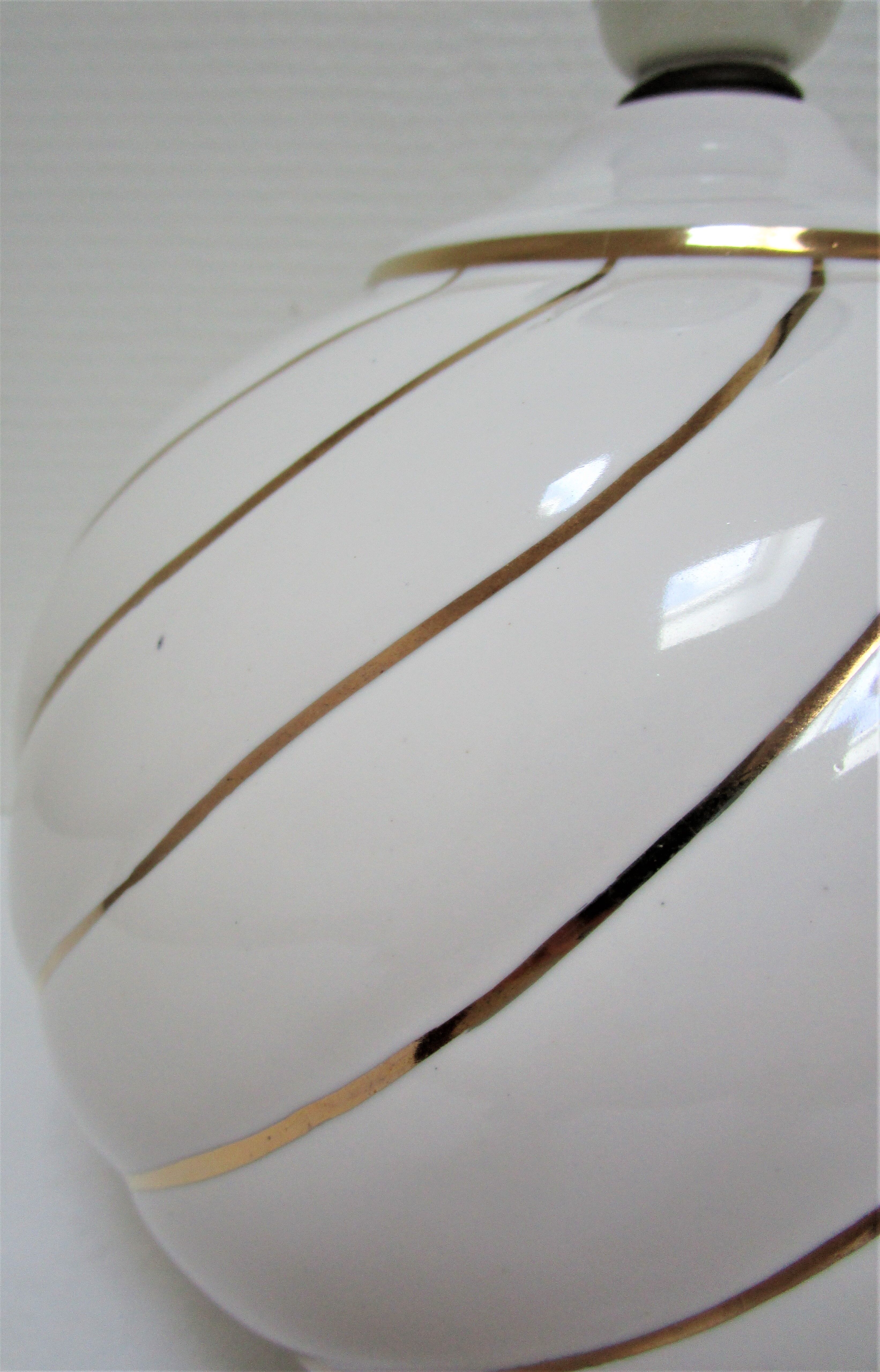 Ceramic lamp white and gold Italian design 70s / 80s
