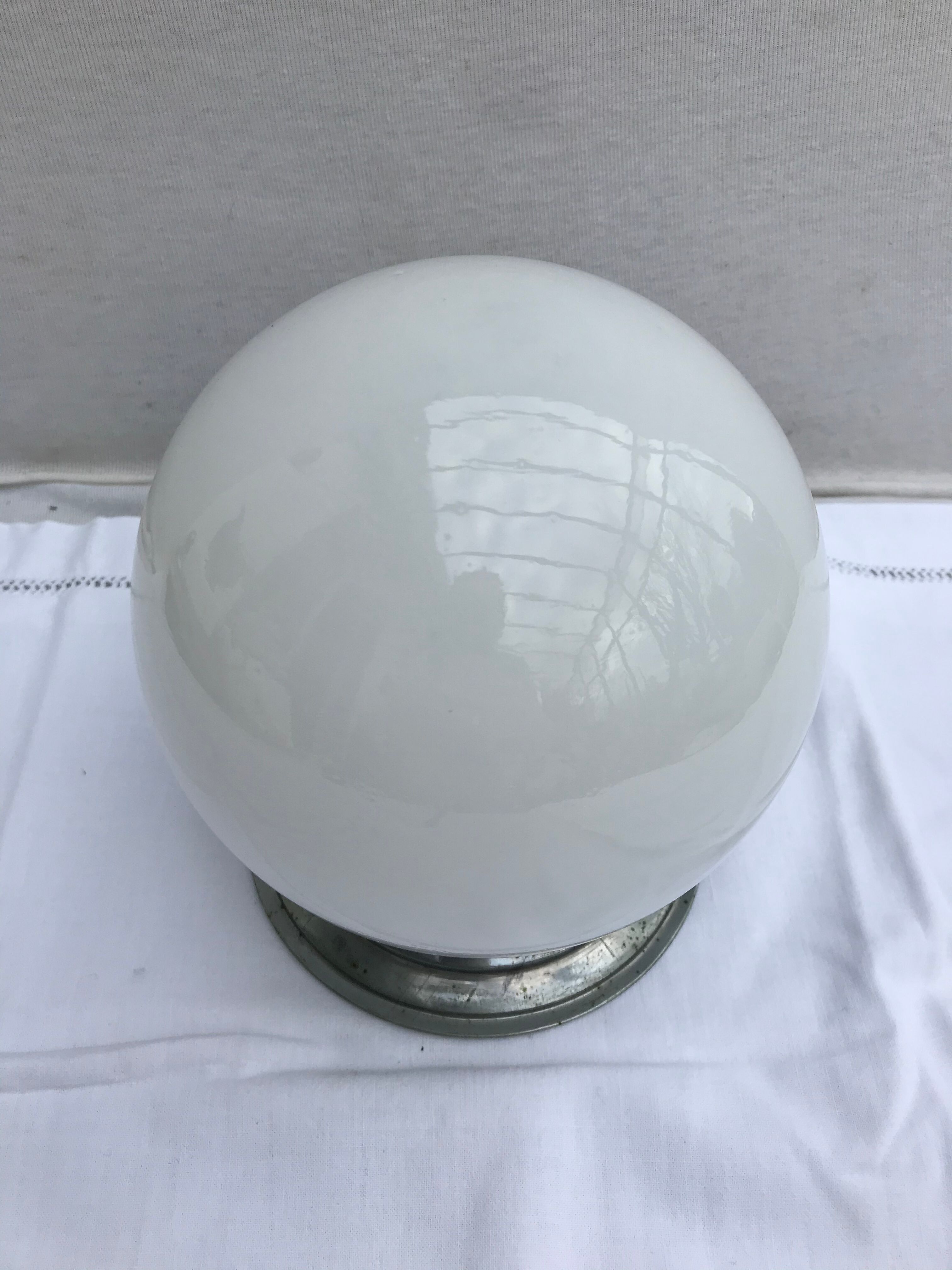 Old opaline white ball suspension applied - alu vintage support