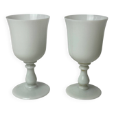 Paire verres sur pied en opaline blanche vers 1960