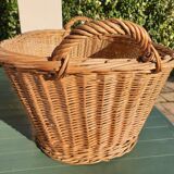 Wicker laundry basket