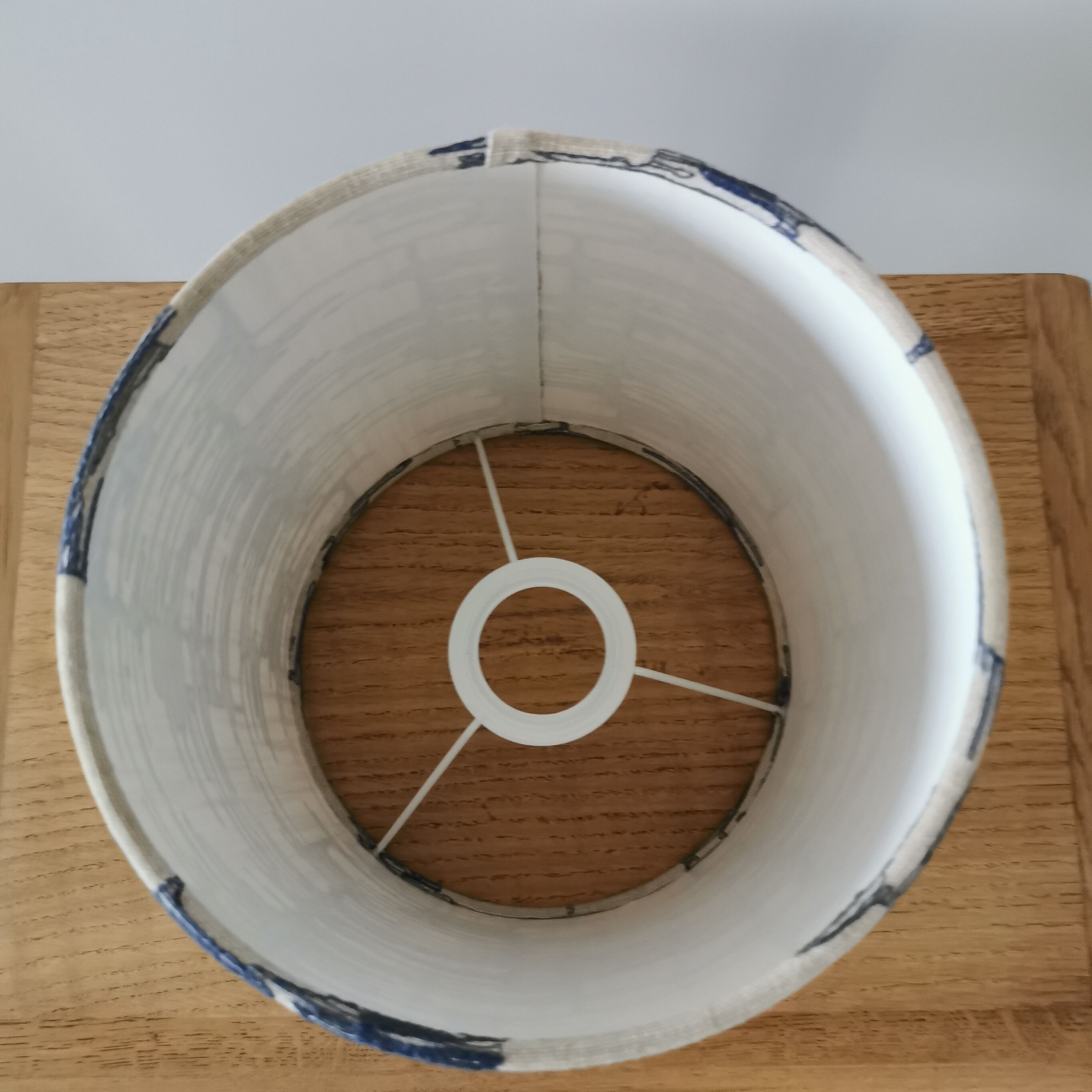 Cylindrical lampshade