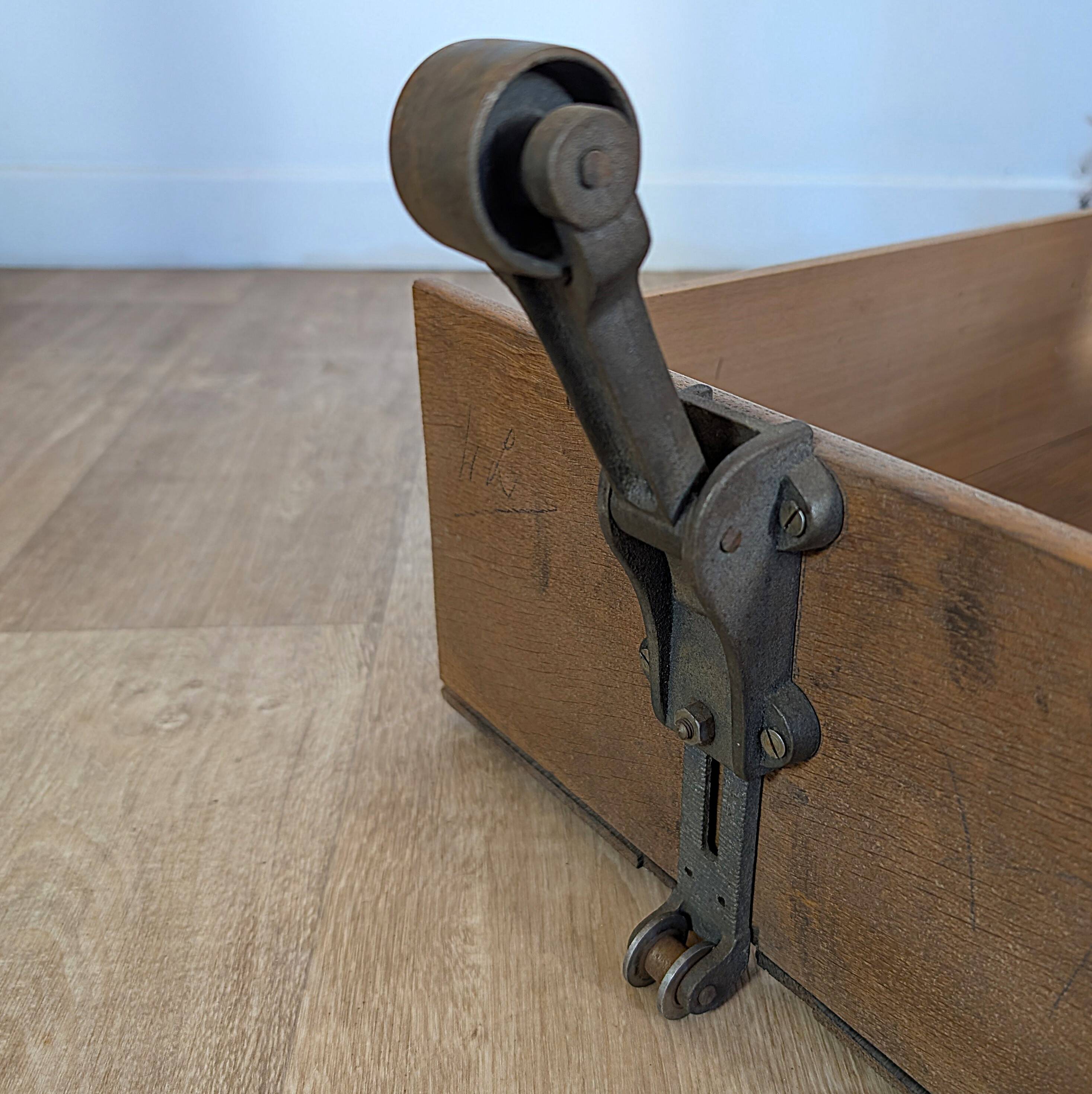 Meuble classeur à tiroirs