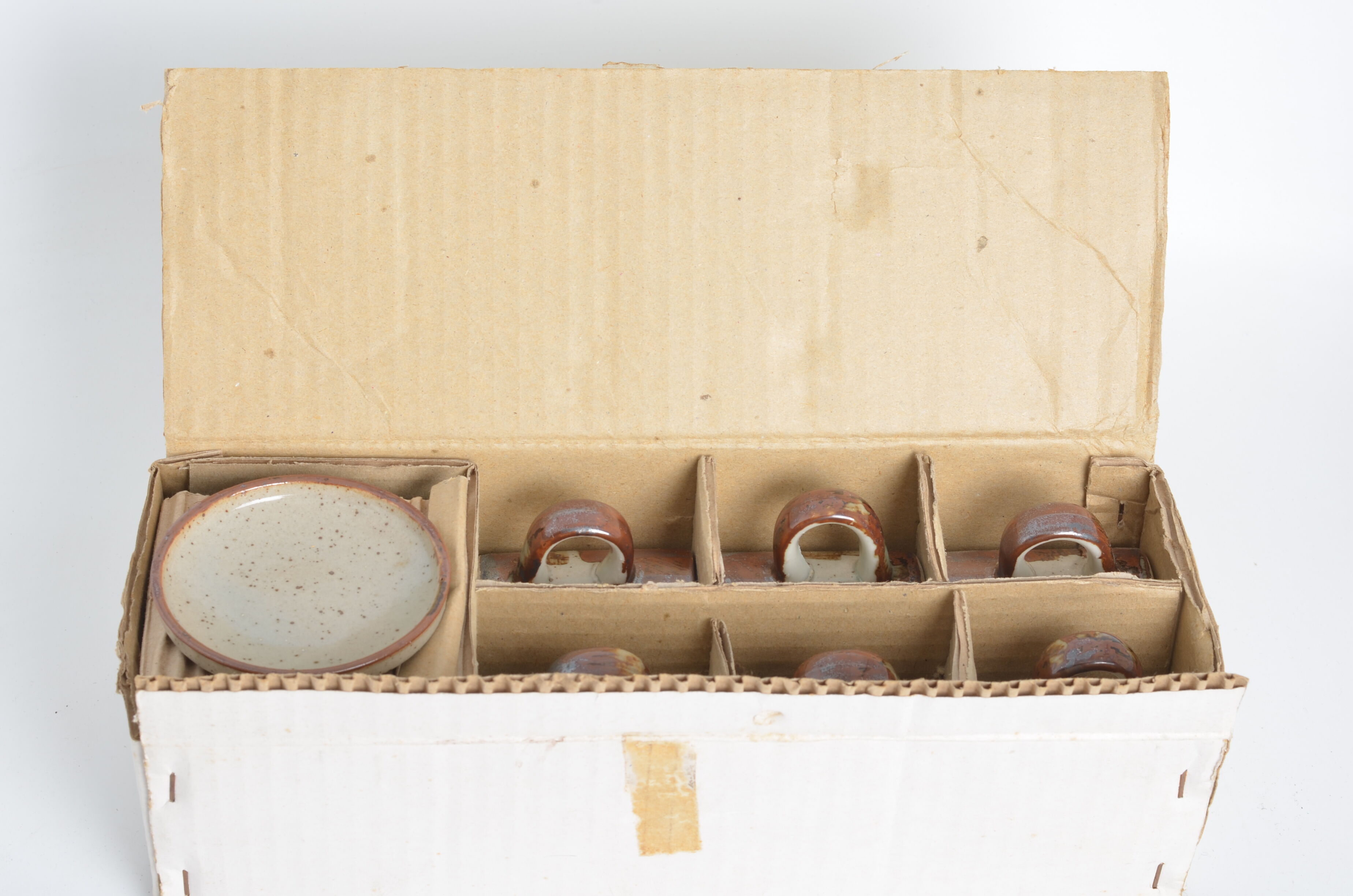 6 cup coffees in sandstone