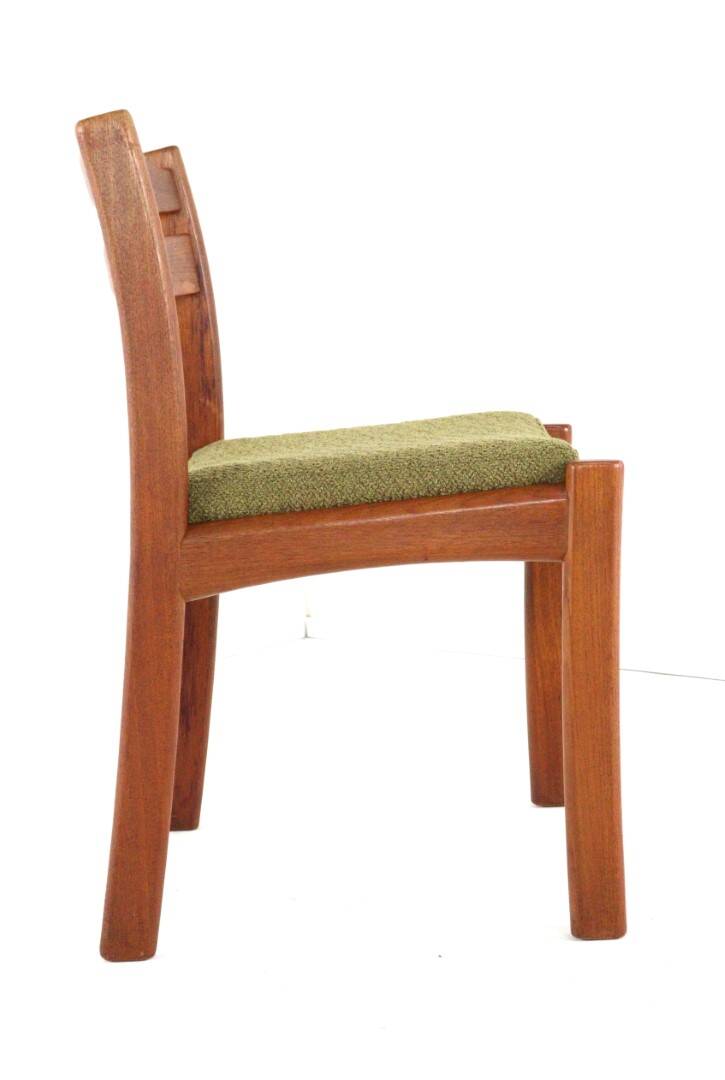 6 chaises dans le goût de Dyrlund 'Sentved'