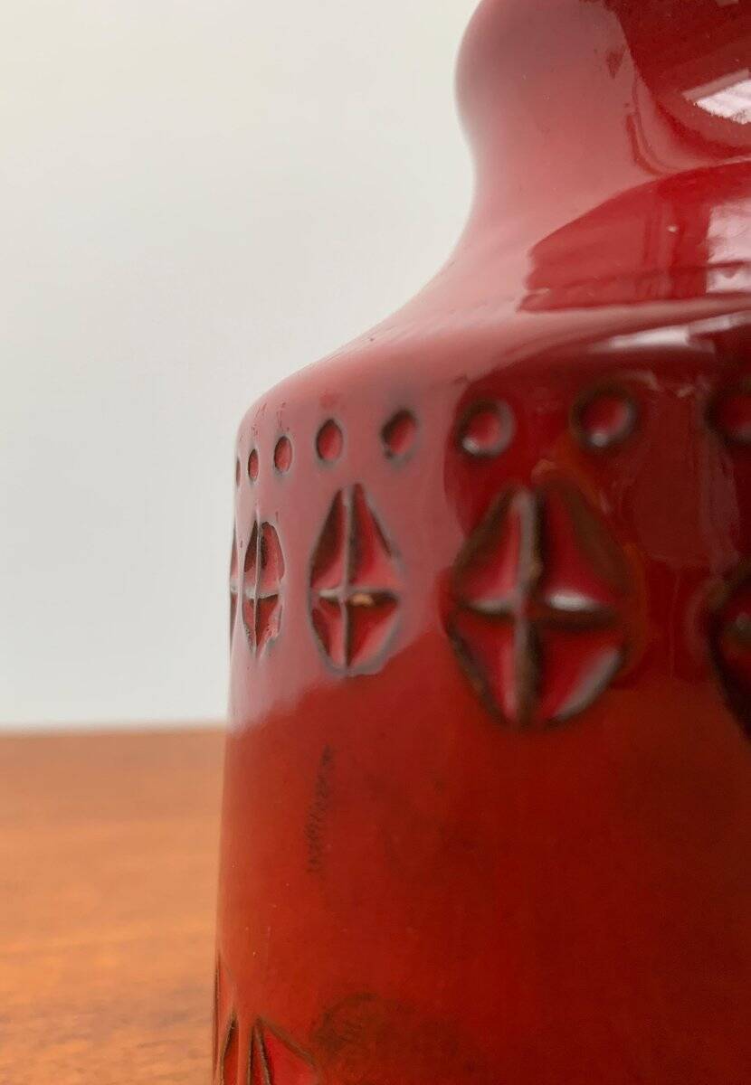 Italian red ceramic vase from the mid-century by Aldo Londi for Bitossi, 1960s.