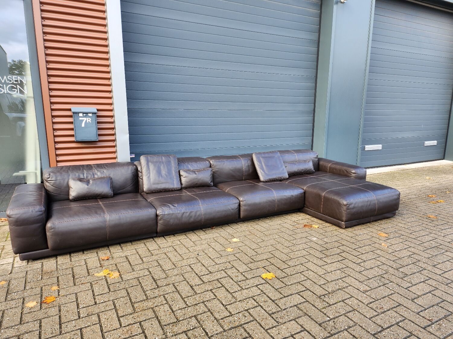 Vitra Soft Modular sofa by Jasper Morrison