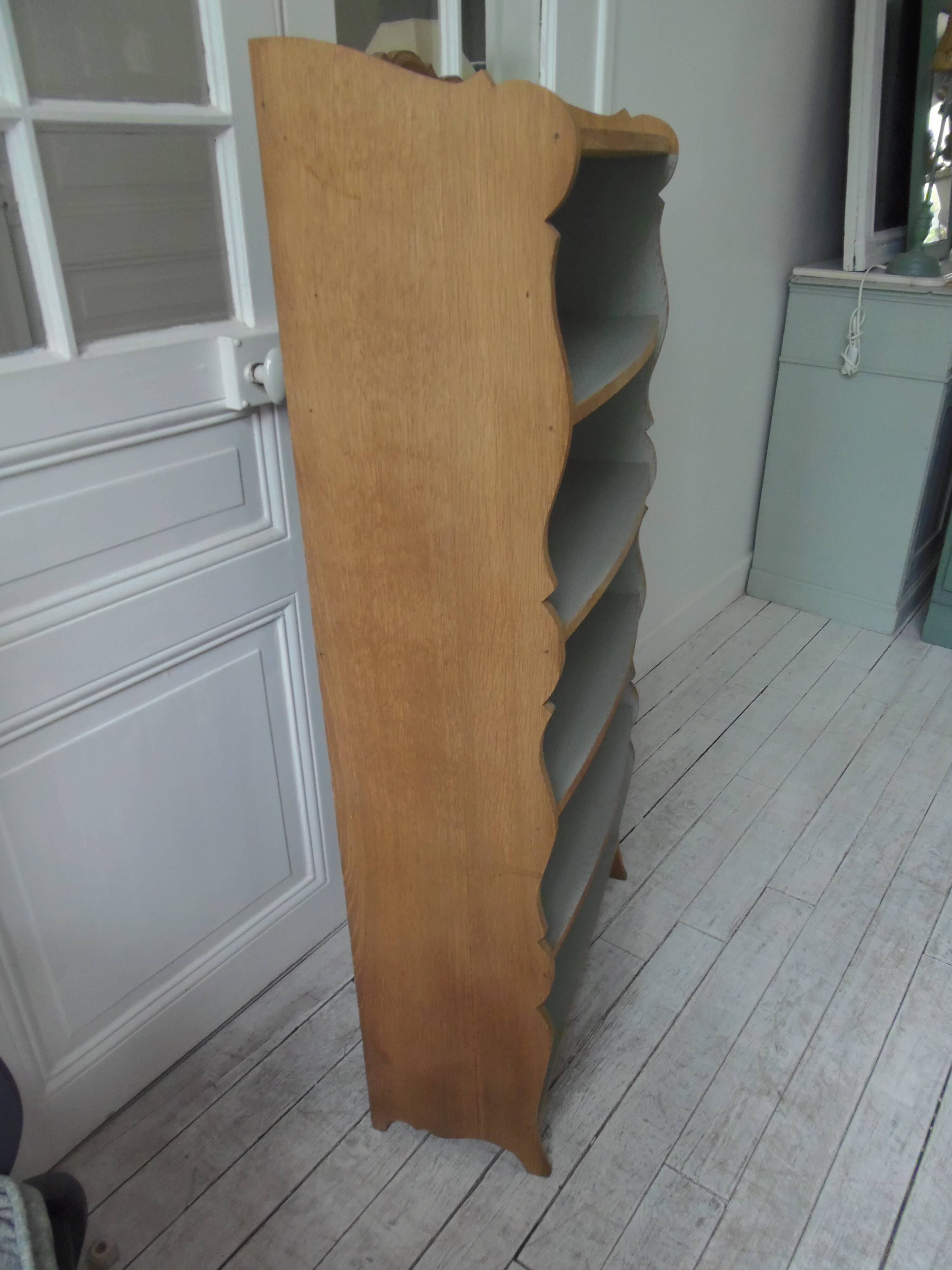 Small vintage bookcase, 5 fixed shelves, interior sublimated in verdigris, waxed finish.