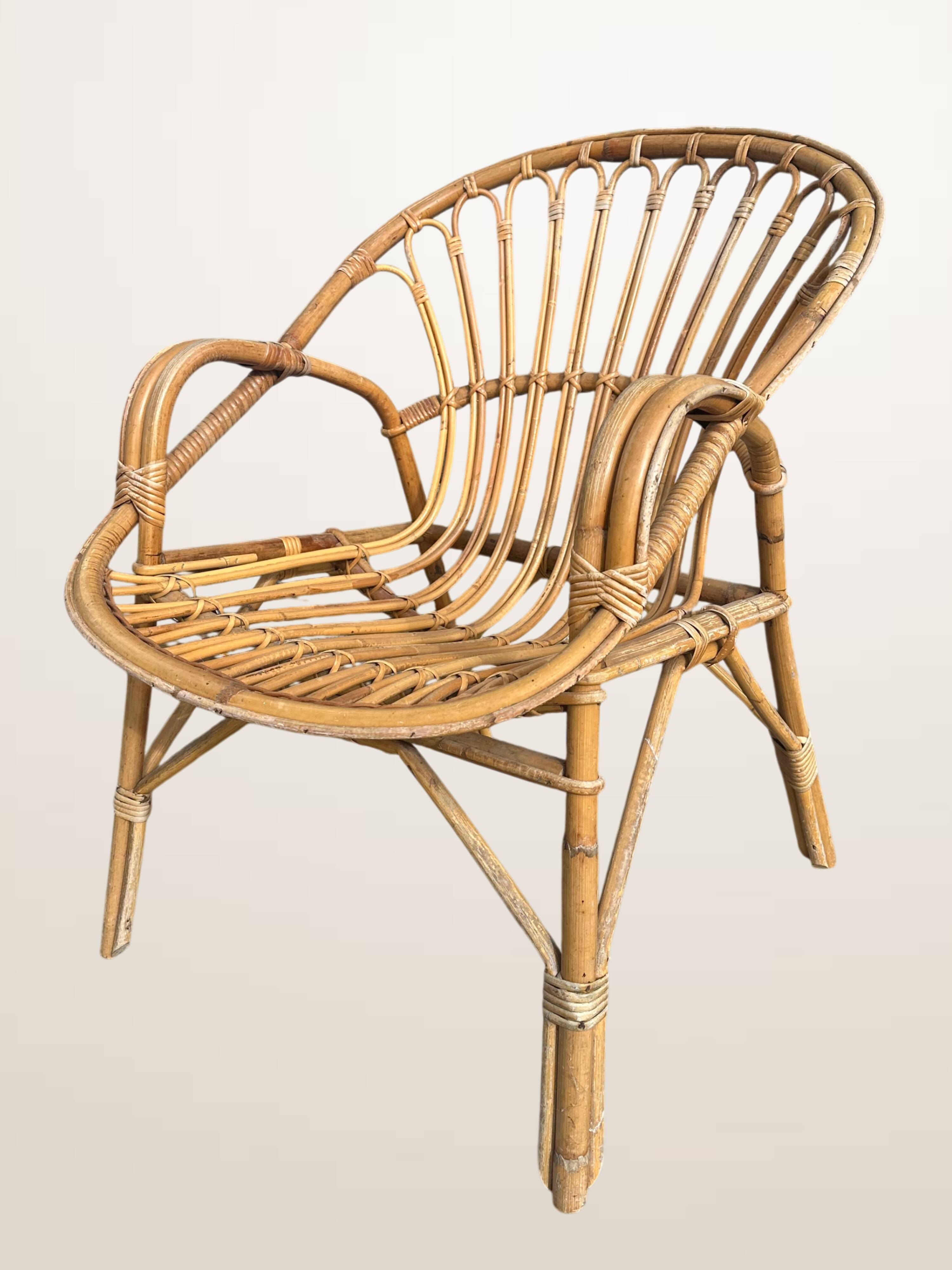 Basket chair in rattan