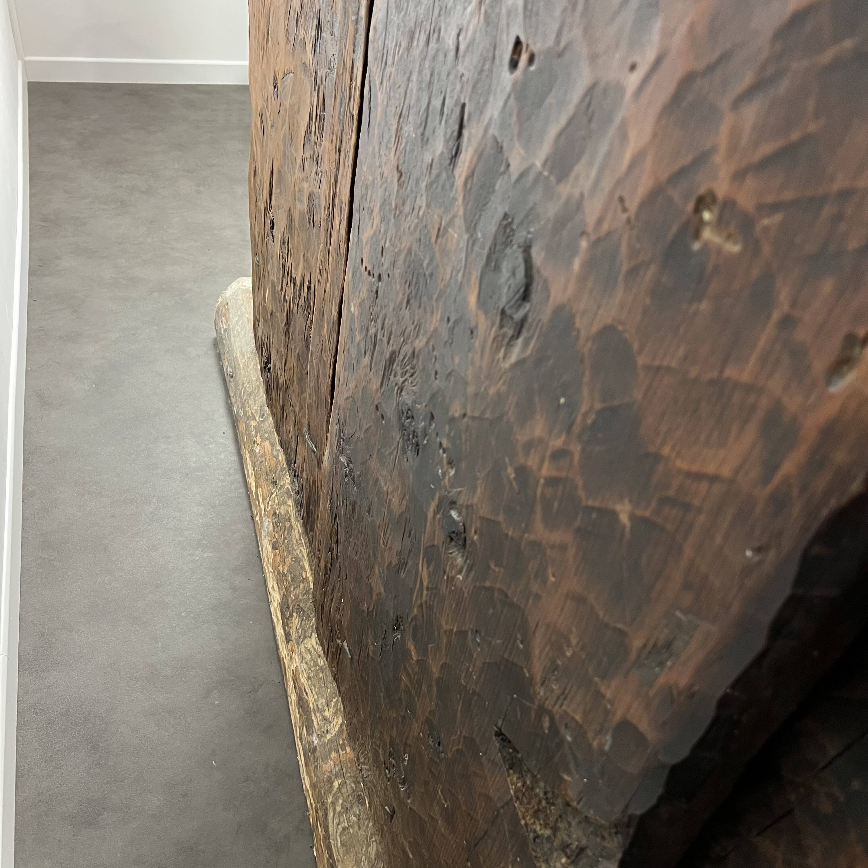 Afghan door in carved wood from the late 19th century with Palace Temple framing.