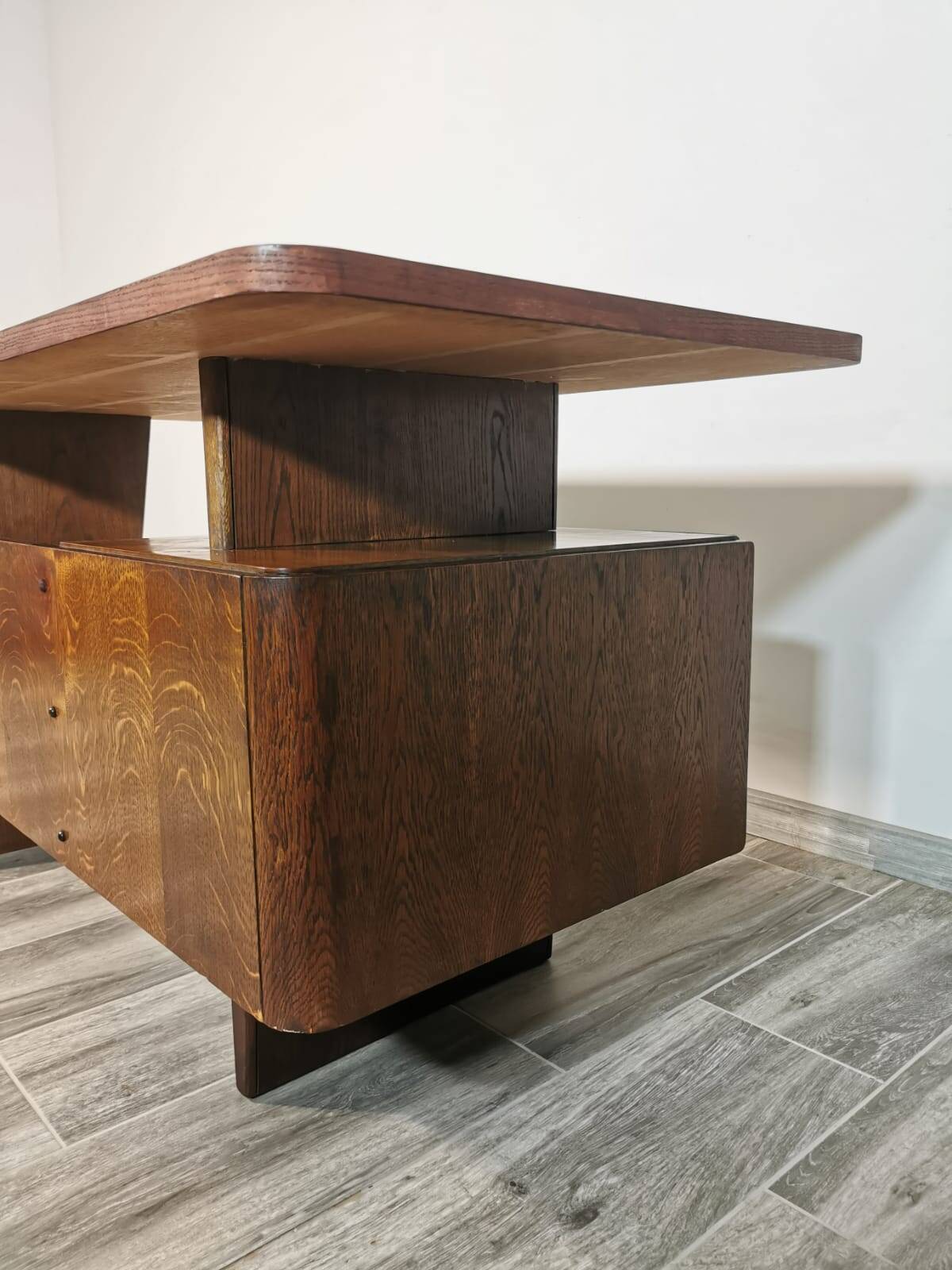 Bureau vintage de Bohumil Landsman