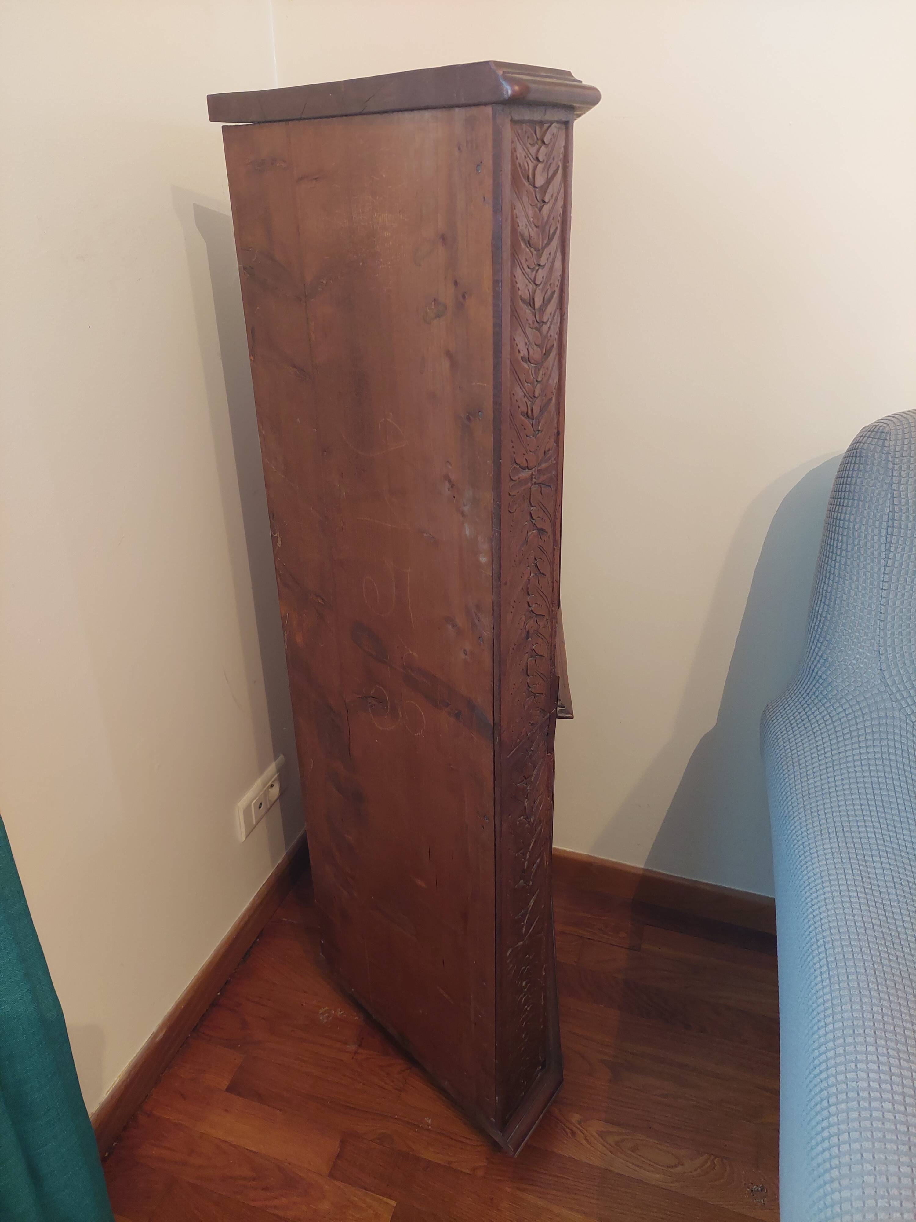 Walnut corner cabinet (notch)