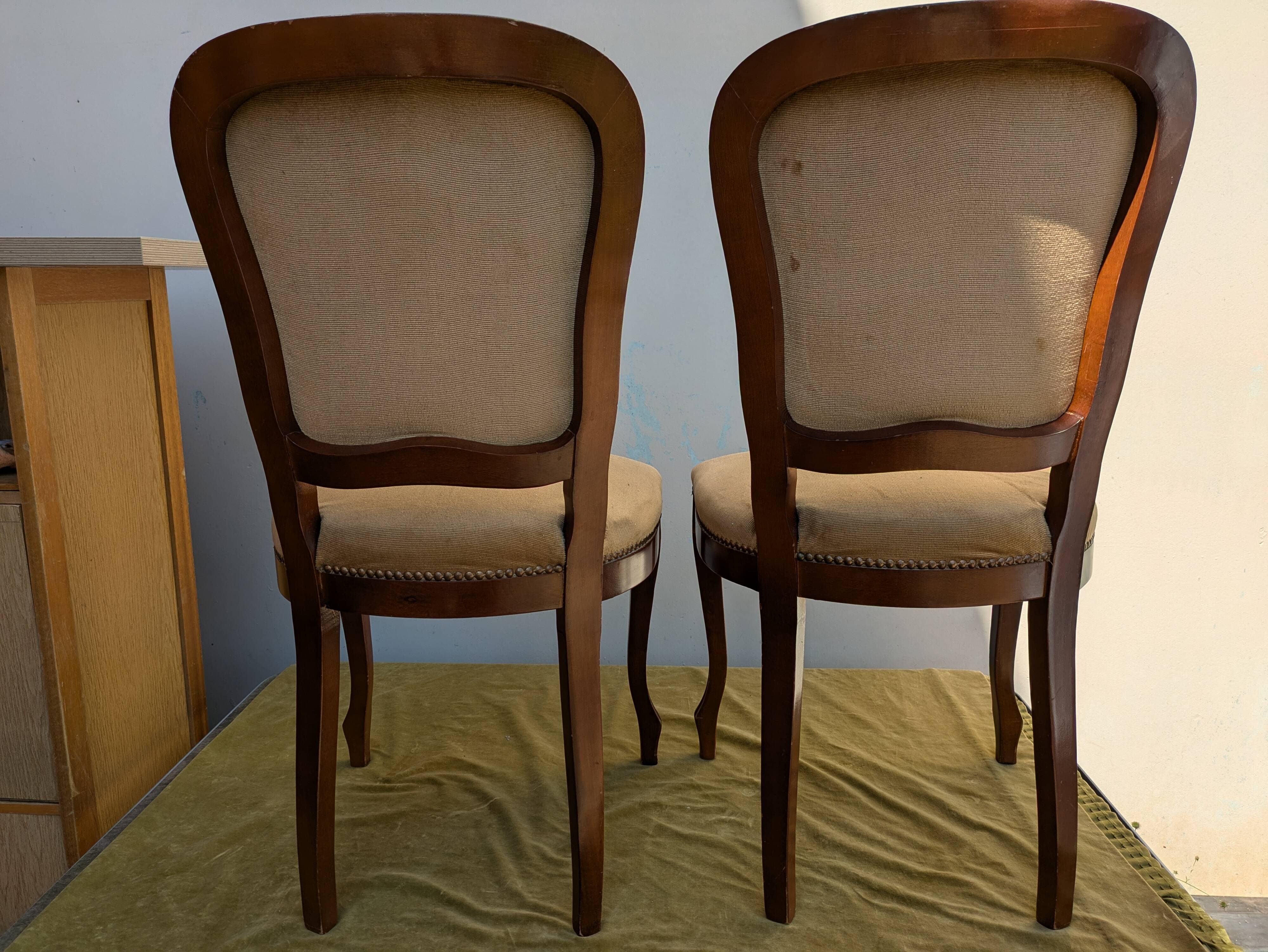 Set of 2 wooden and velvet chairs