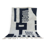 Handmade pure wool rug, natural size 200 x 300 cm.