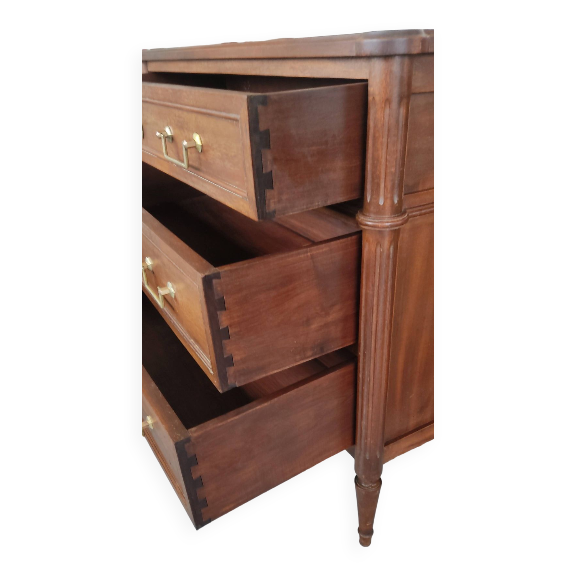 Chest of drawers