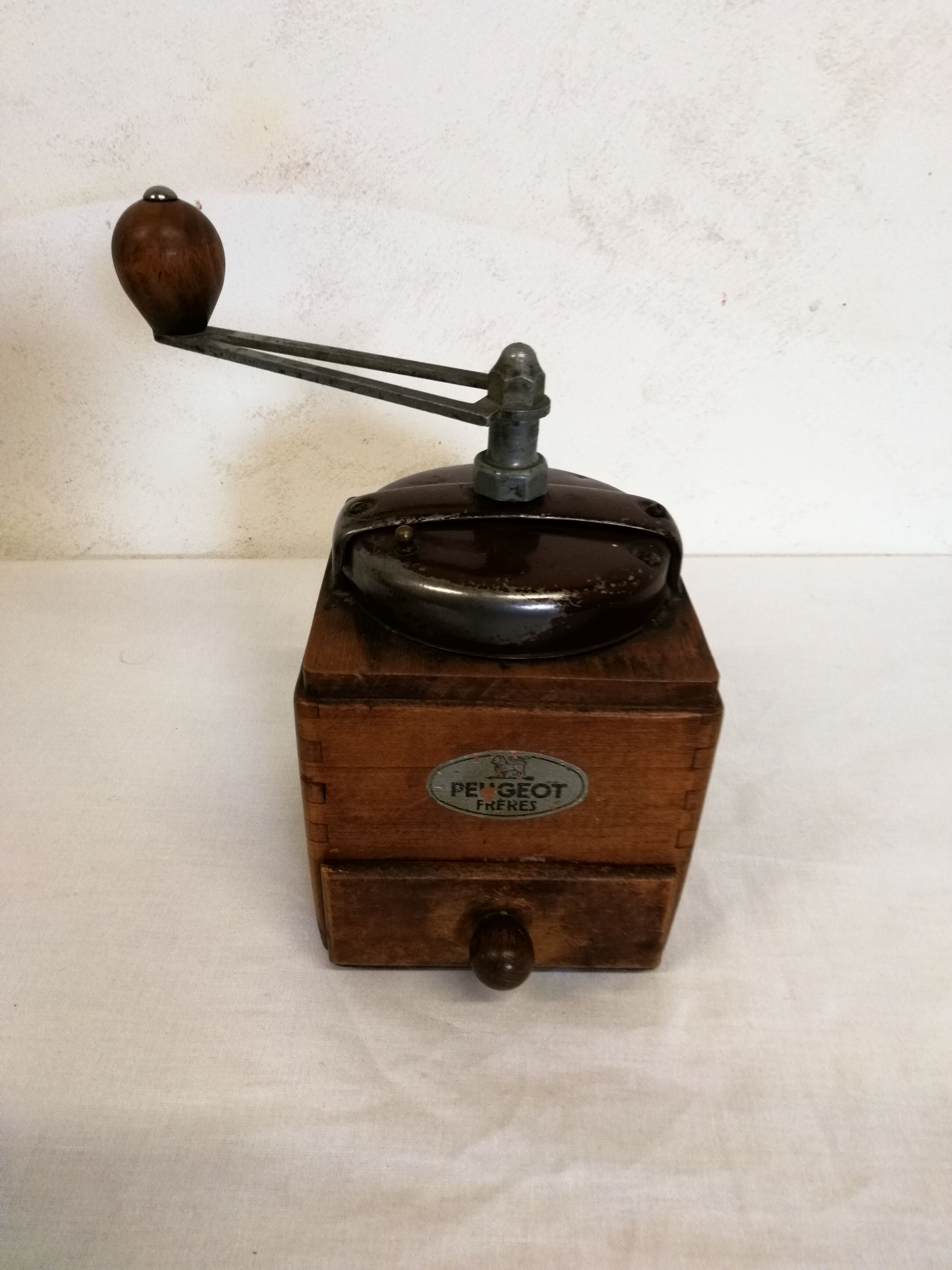 Former coffee mill peugeot frères