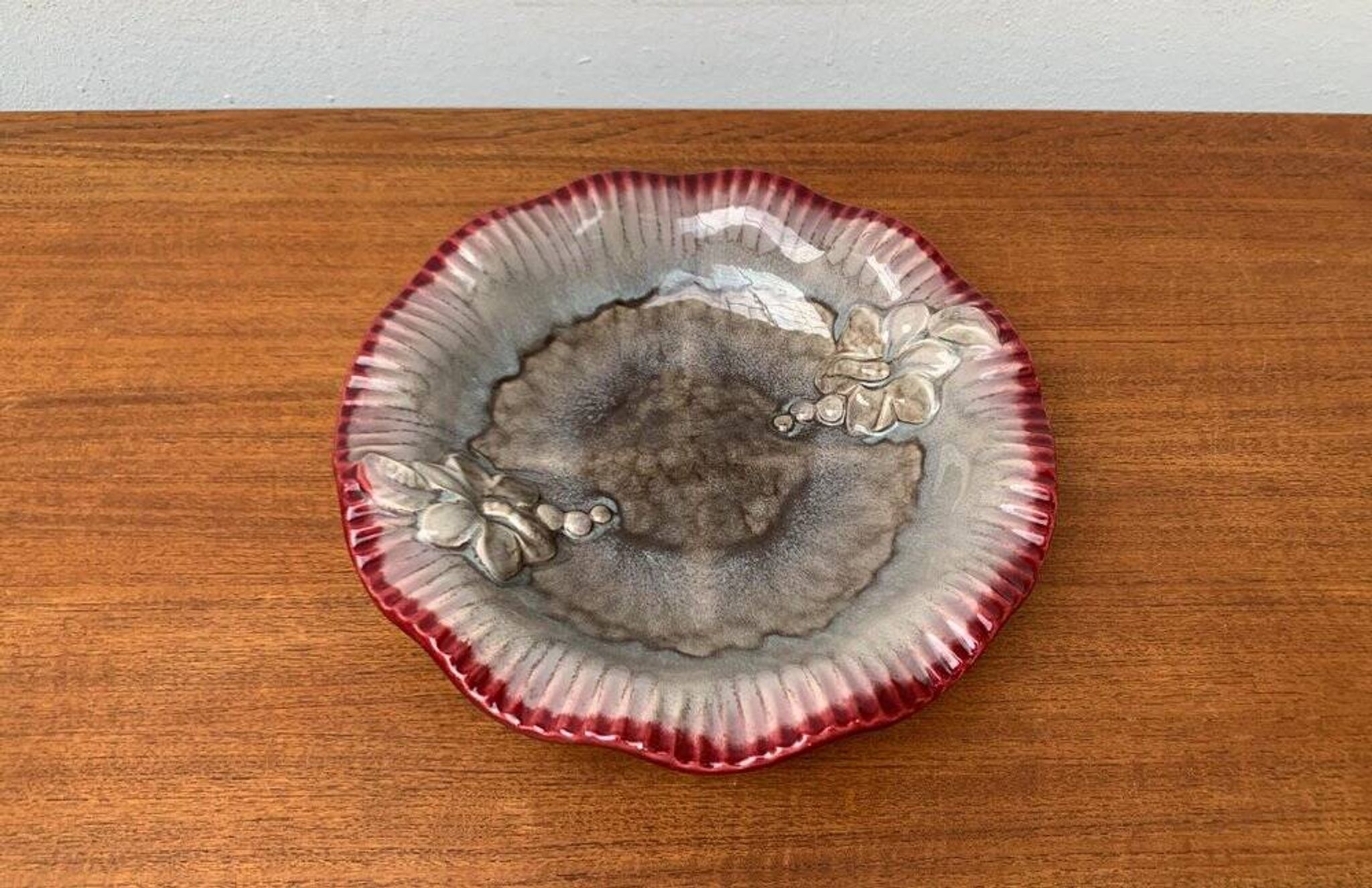 Large East German pottery bowl from the mid-century GDR by Strehla Keramik, 1960s.