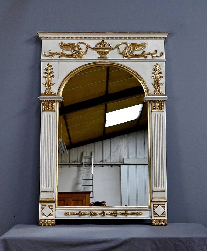 Large trumeau mirror, Directoire style – Early 20th century