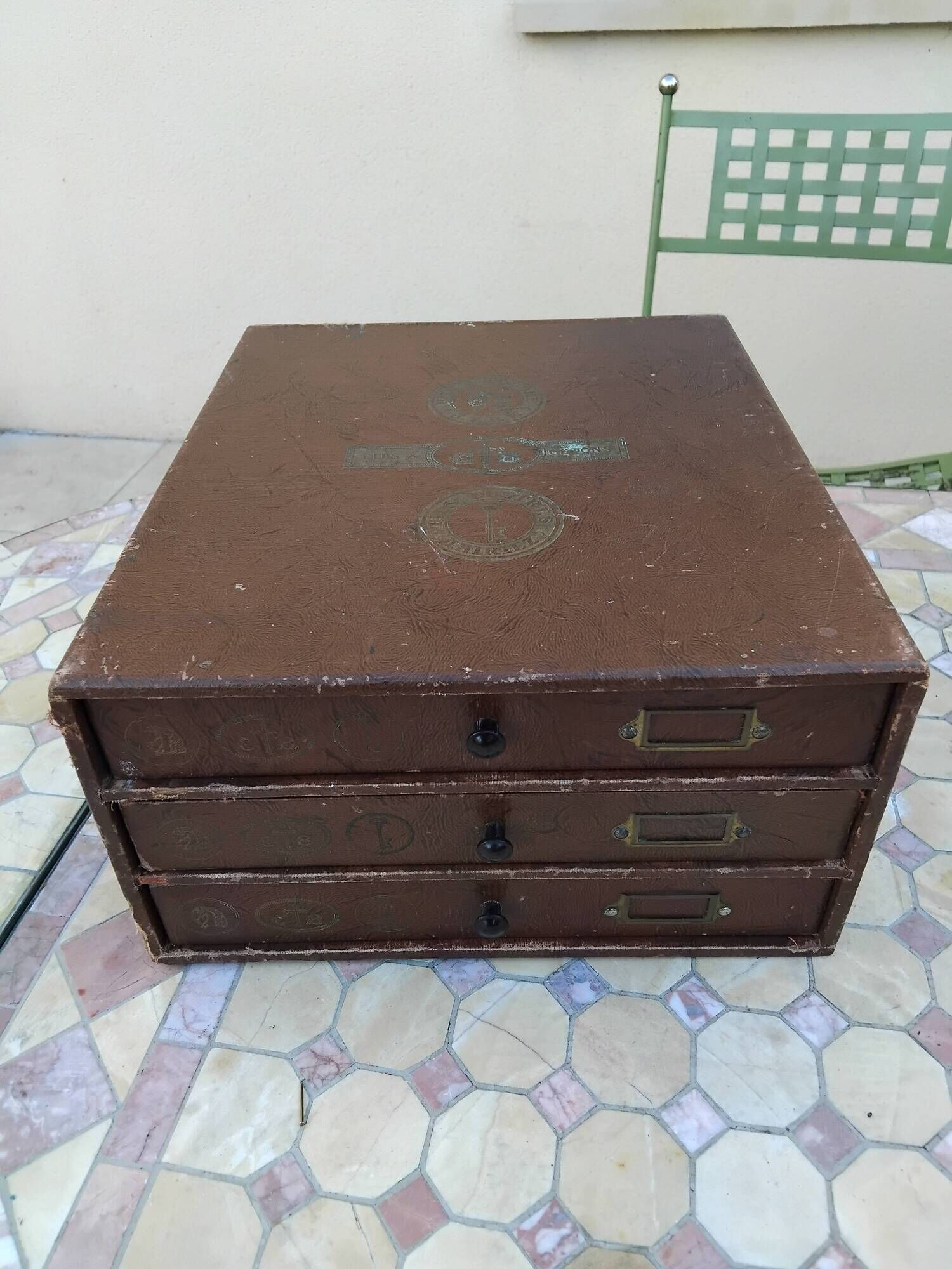 Vintage drawer unit from the Thiriez Cartier Bresson haberdashery, antique.