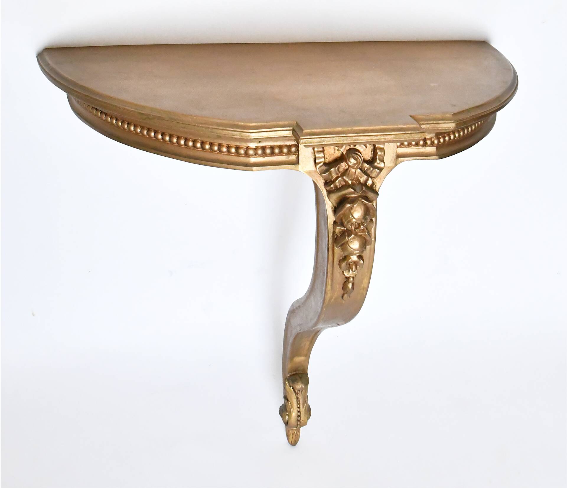 Console d'applique murale en bois sculpté à patine doré
