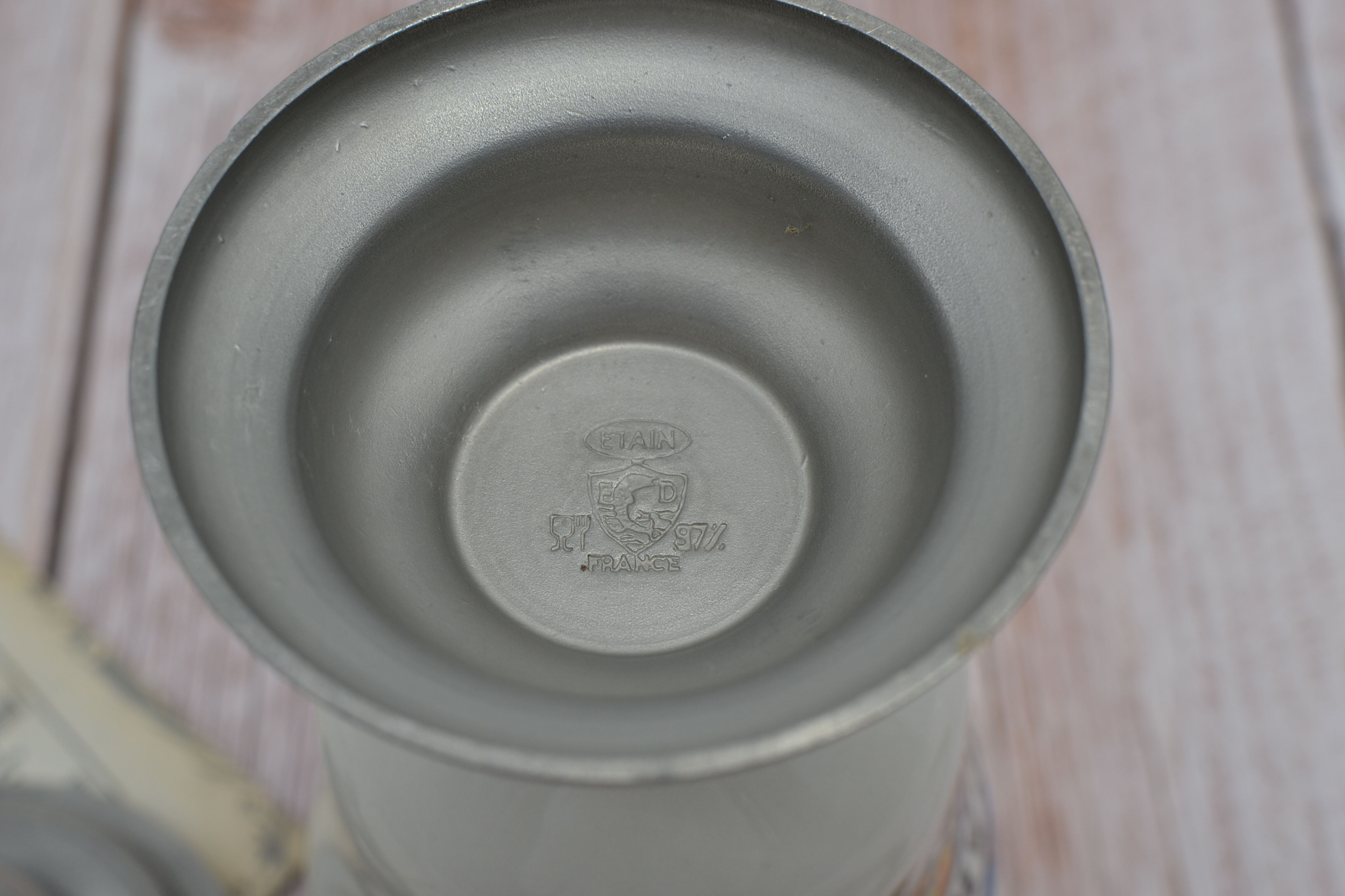 Old carica pharmacy apothecary pot with lid and tin foot