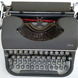 Japy portable typewriter with its original briefette