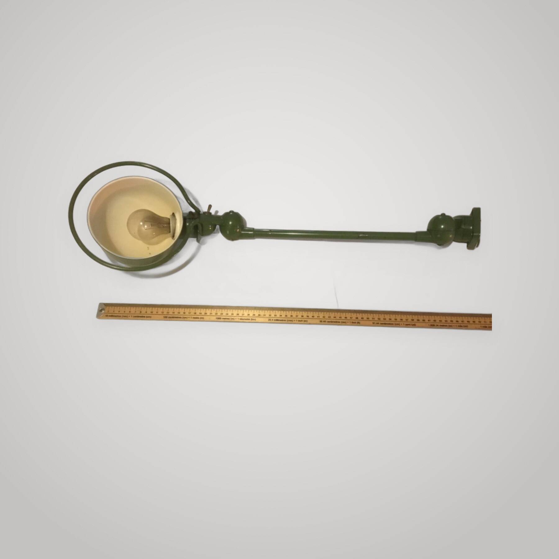 Lampe JIELDE industrielle vintage articulée en métal vert – Loft Design