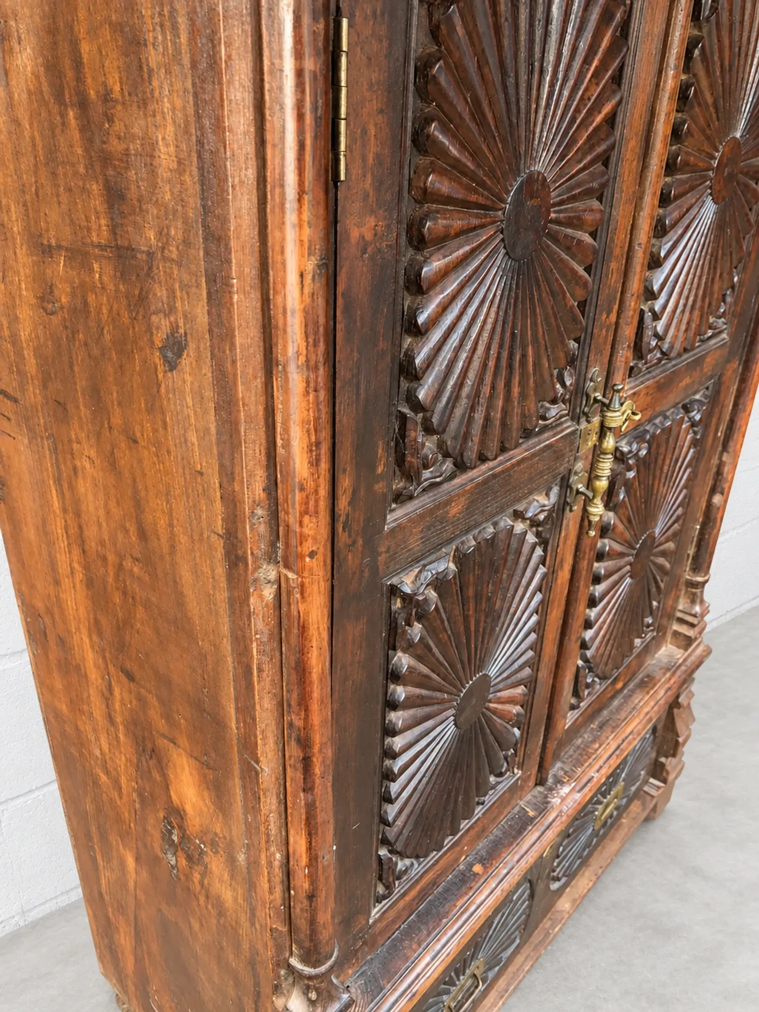 Armoire du Rajasthan teck sculpté