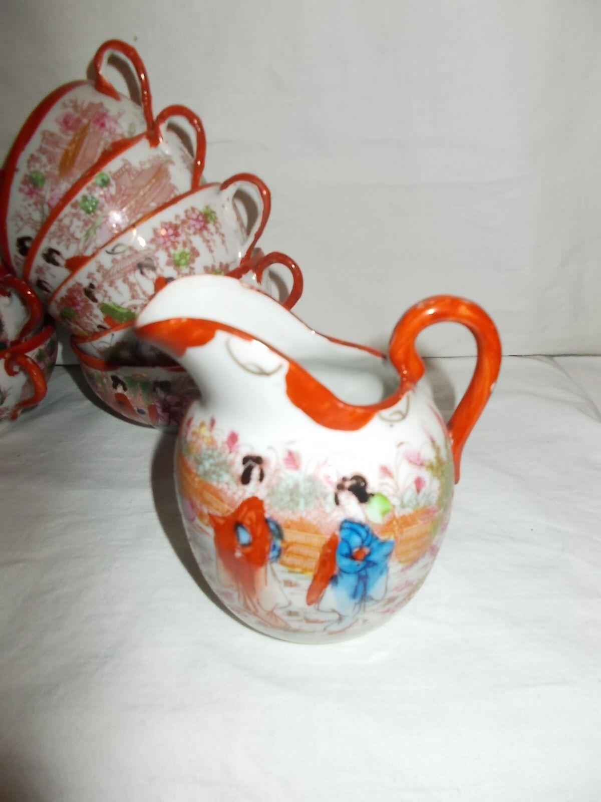 Very fine porcelain maruku china tea service