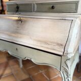 Cylinder desk, between light and the gentleness of time