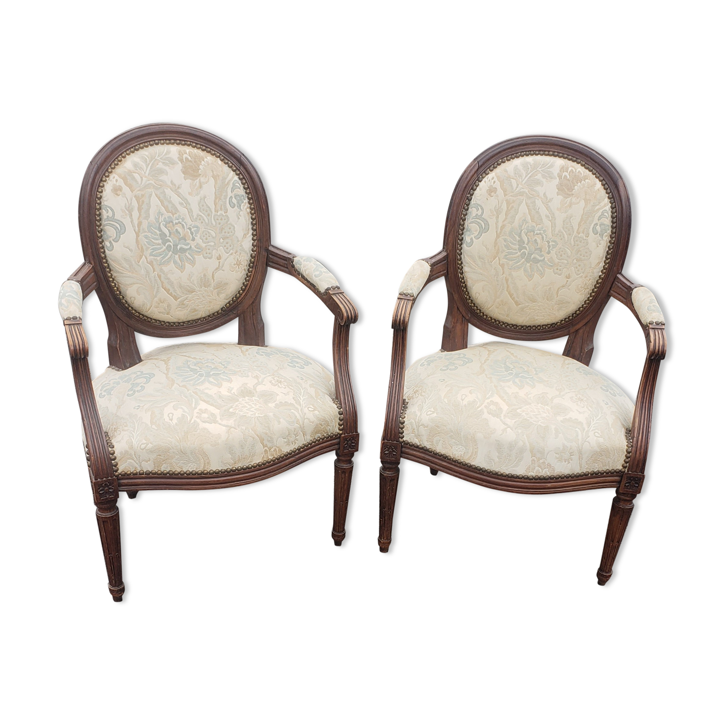 Pair of medaillon armchairs