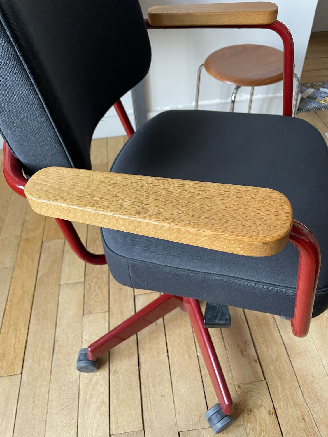 Fauteuil de direction pivotant de Jean Prouvé pour Vitra