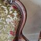 Paire de fauteuils cabriolets de style Louis XV en bois mouluré