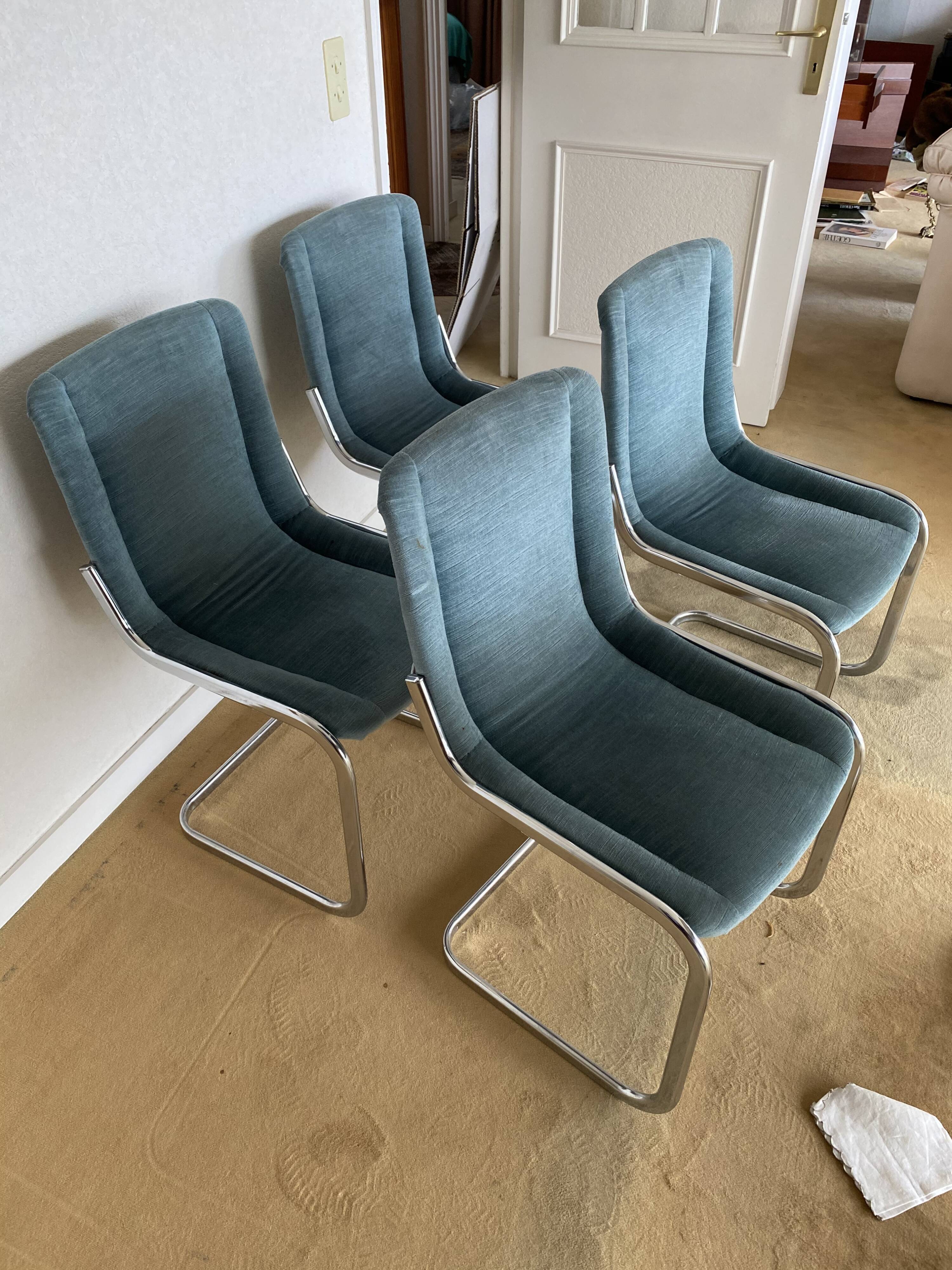 Set 4 steel design chairs and fabrics