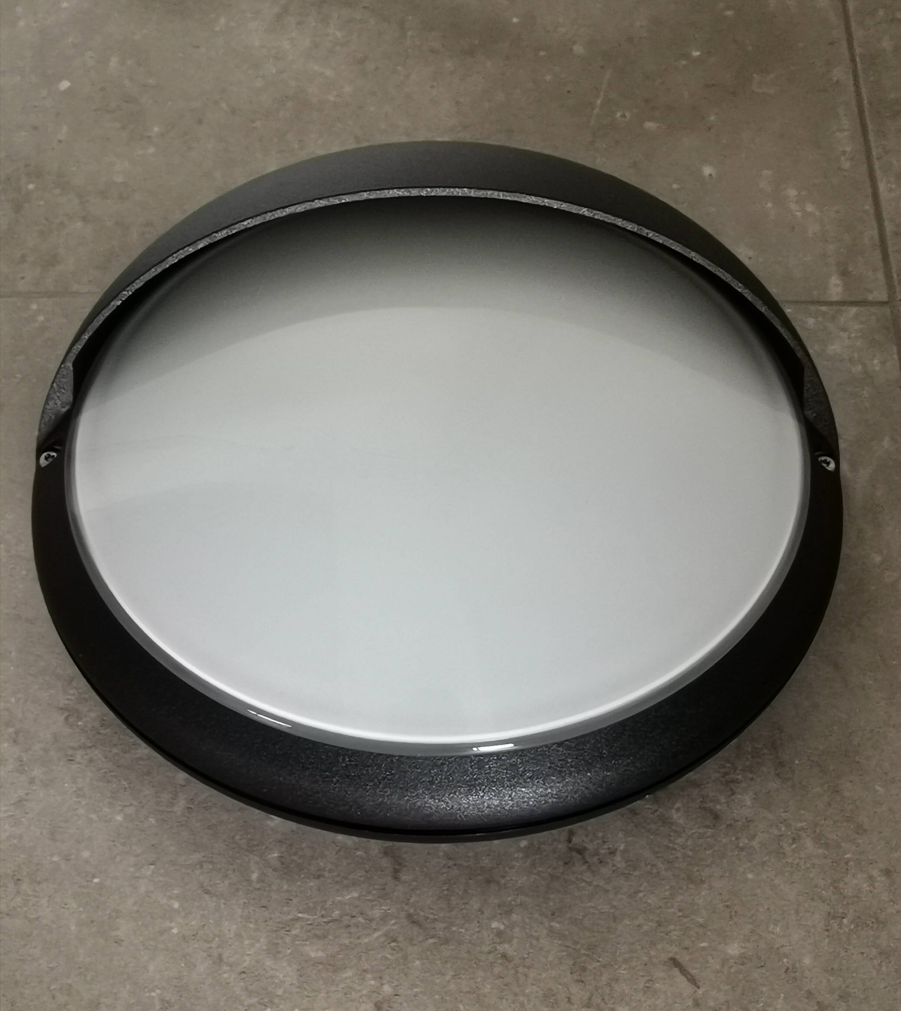 Compact Hublot wall light L’Ebénoid