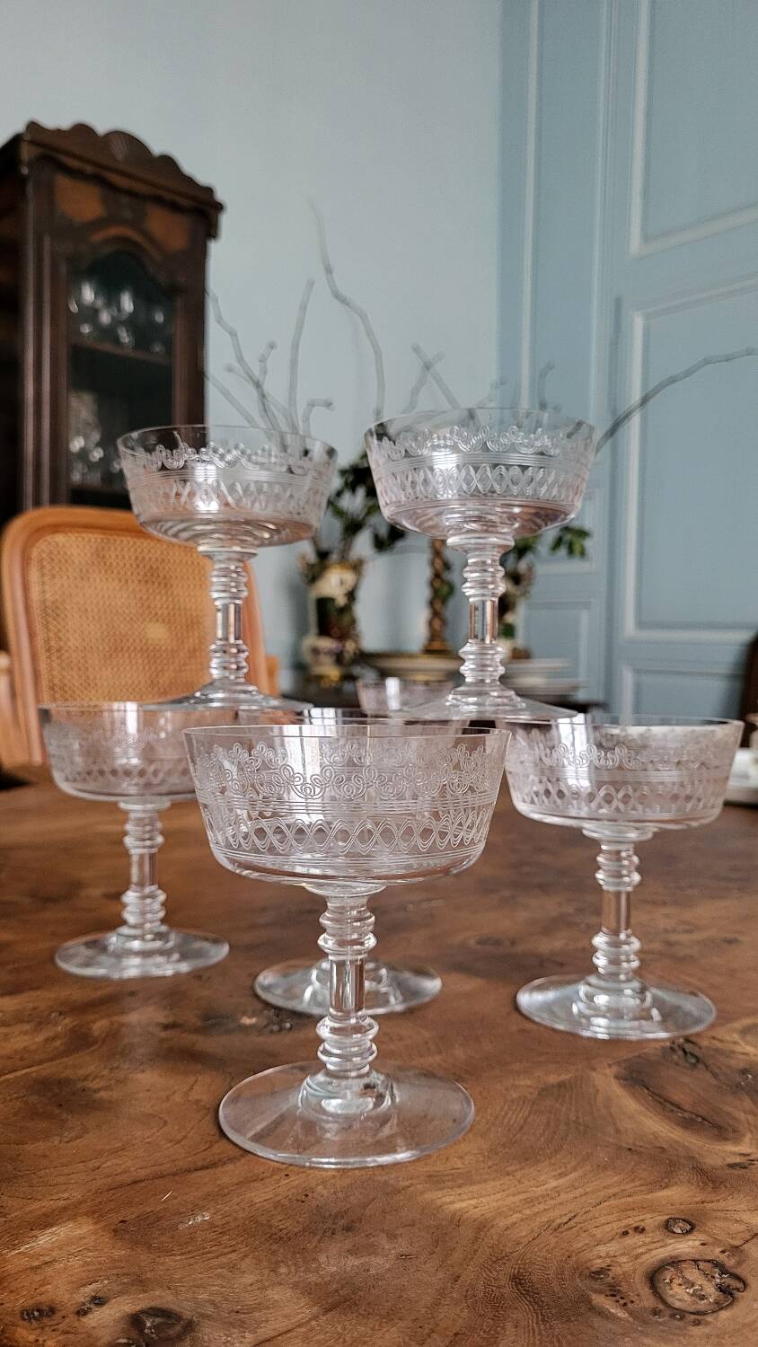 6 Crystal champagne glasses