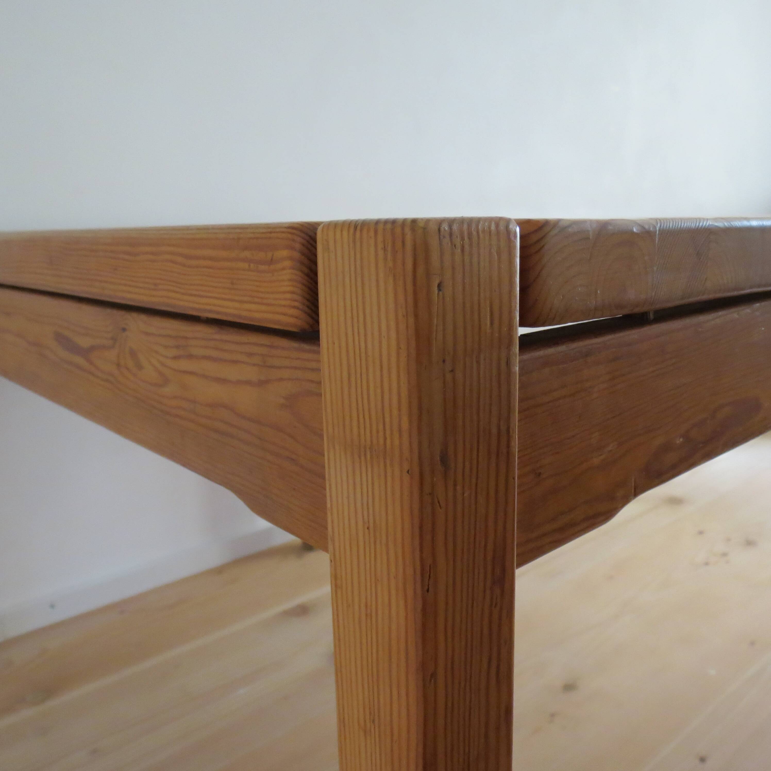 'Hongisto' Pine dining table by Ilmari Tapiovaara for Laukaan Puu Finland