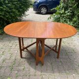 Table dite « Gateleg » style scandinave