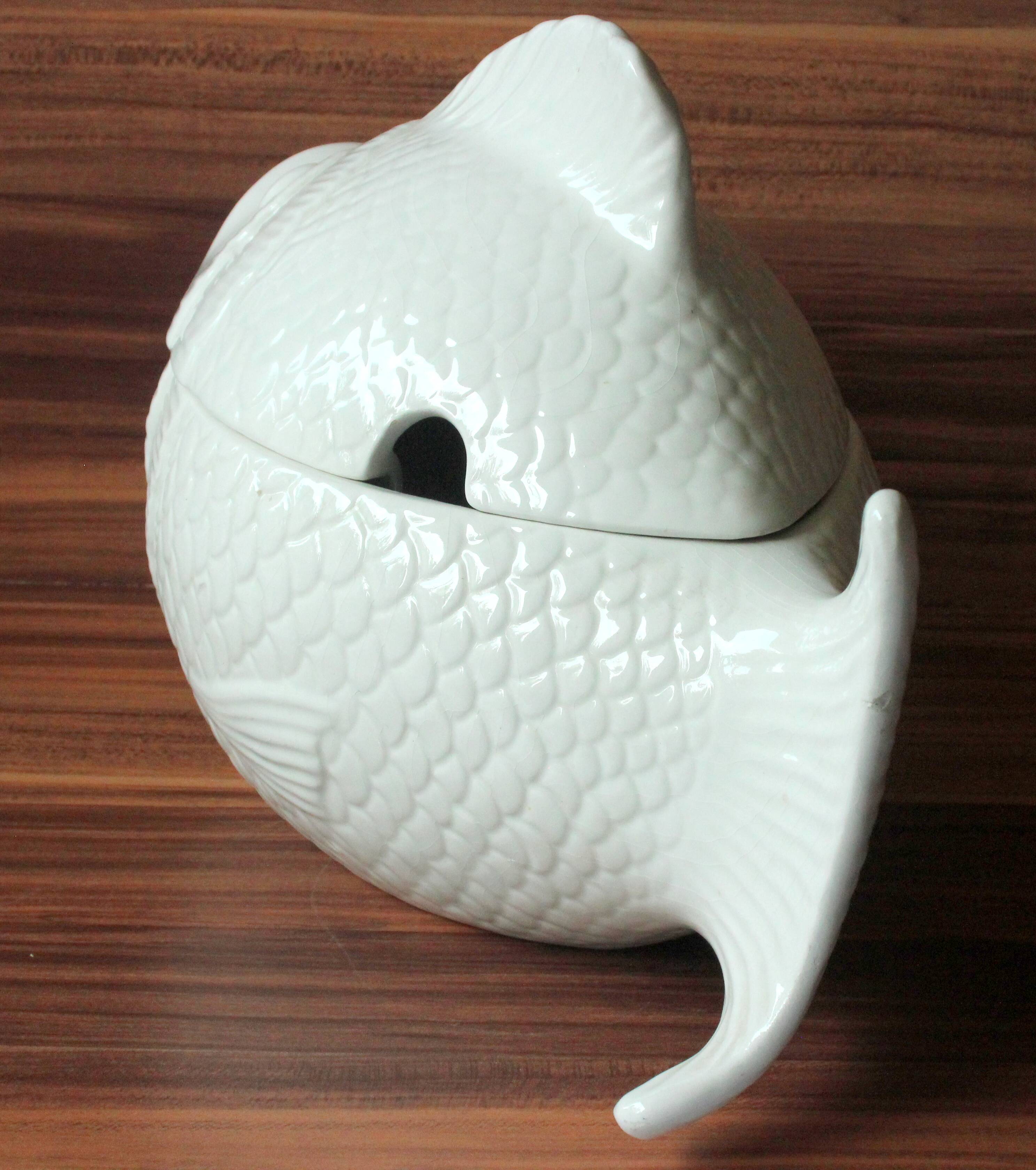 Large white fish shaped ceramic terrine - tureen with lid - Vintage