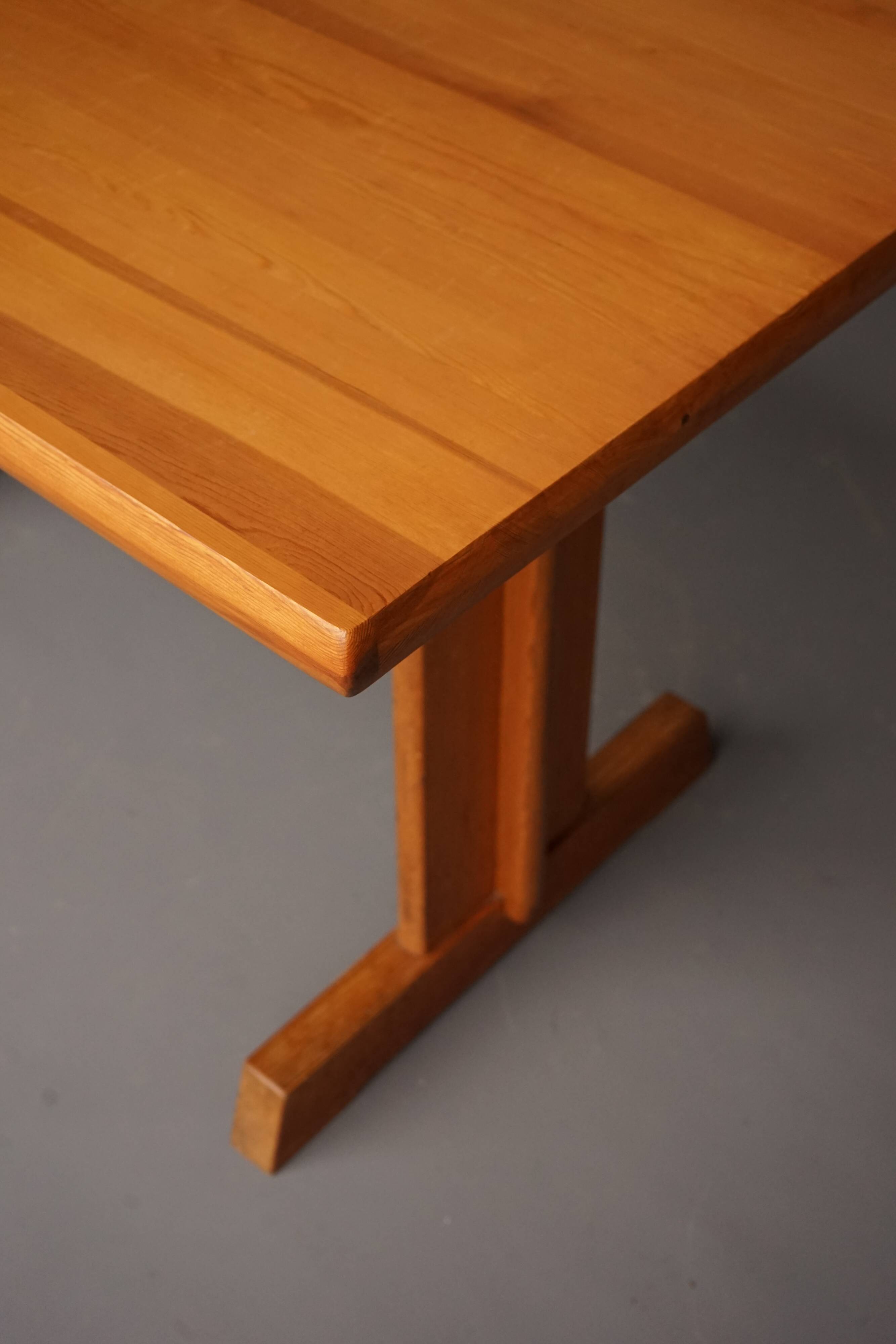Table de cuisine en pin massif, années 1970