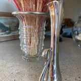 Single-flower vase representing a swan