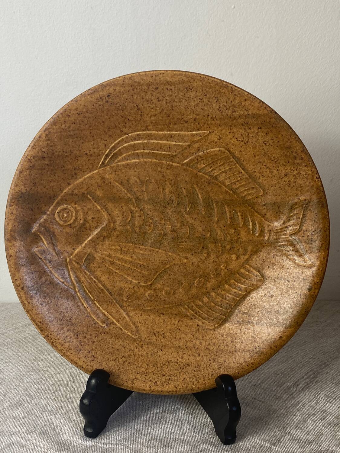 Six flat fish plates in Chantilly wood-effect ceramic