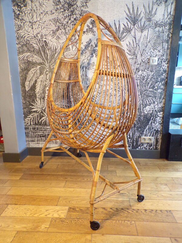 Berceau vintage en rotin